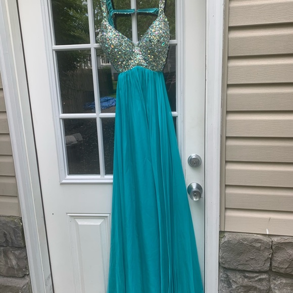 Beautiful blue sequin sweet sixteen/ prom dress - Picture 2 of 7